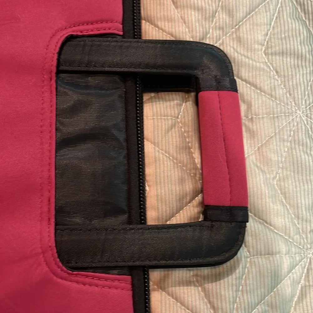 Like New - Laptop carrying case